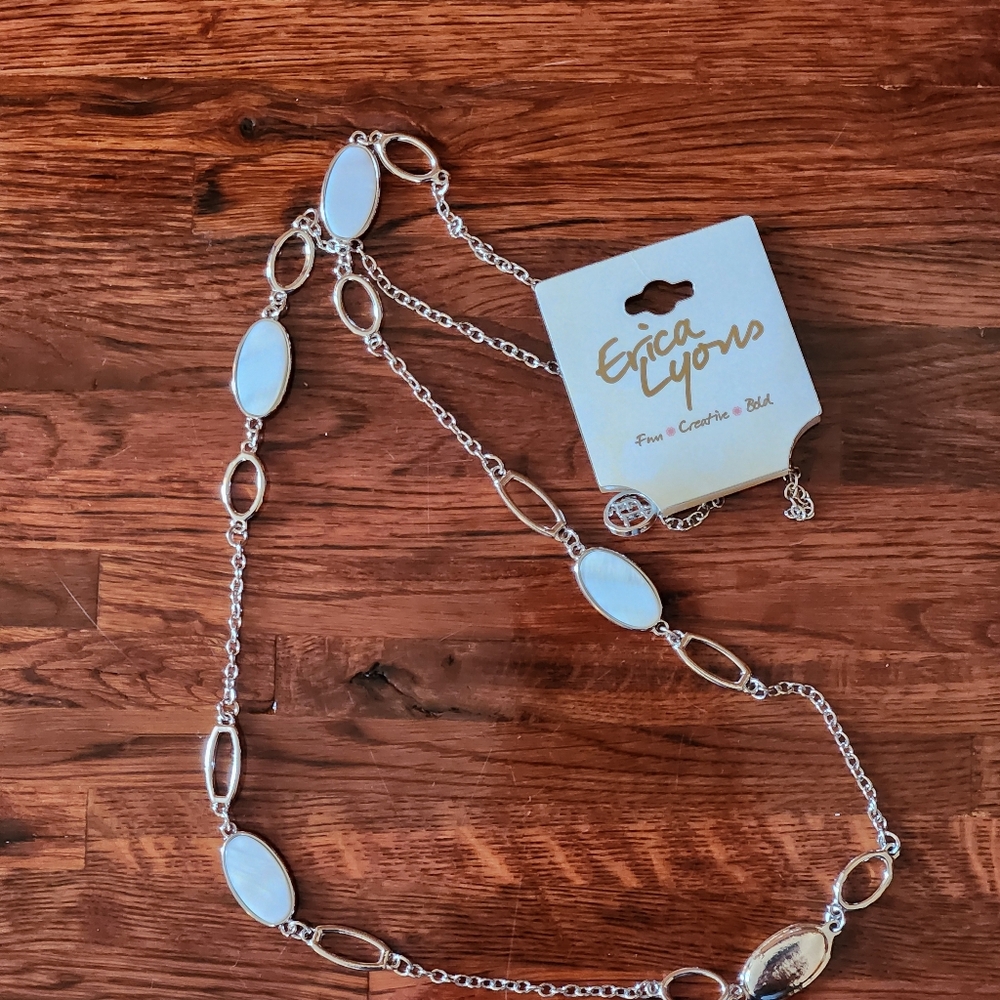 Erica Lyons Mother Of Pearl Style Necklace
